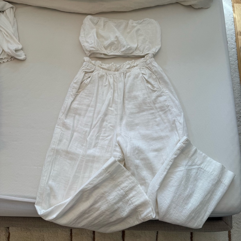 Show Me Your MuMu White Linen Pants and Matching Tube Top